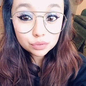 Meet your Posher, Lydia